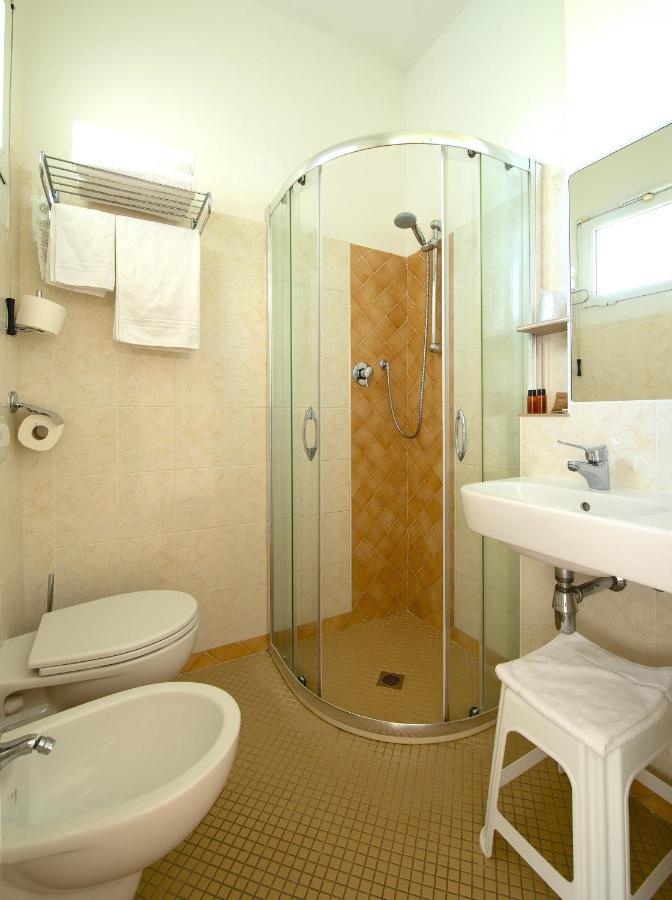 Hotel Baltic Cesenatico Esterno foto