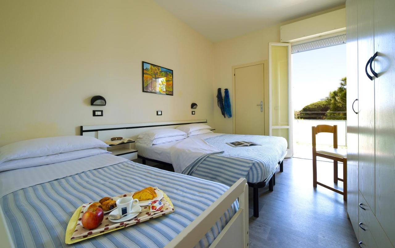 Hotel Baltic Cesenatico Esterno foto