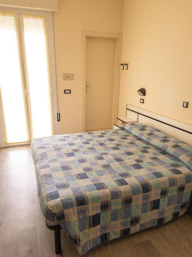 Hotel Baltic Cesenatico Esterno foto