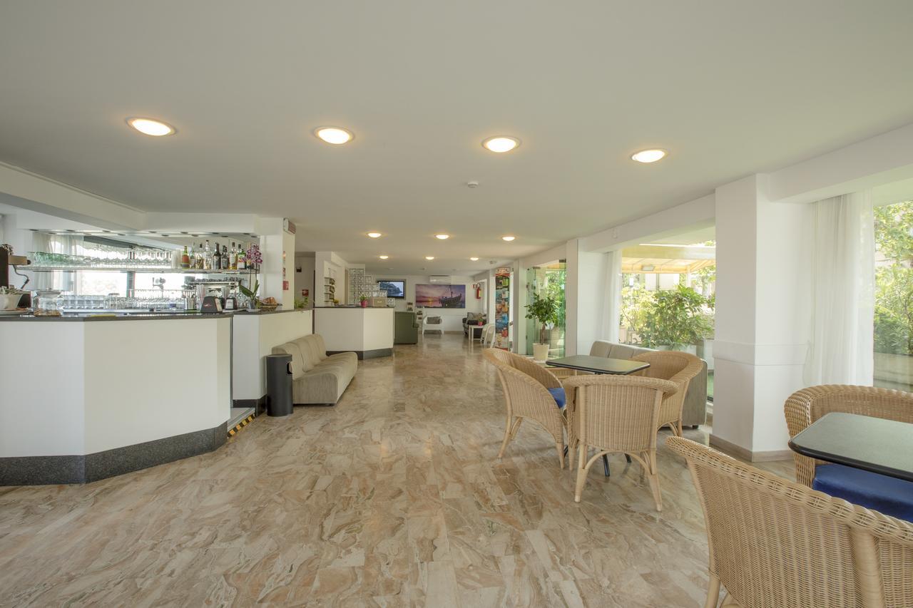 Hotel Baltic Cesenatico Esterno foto