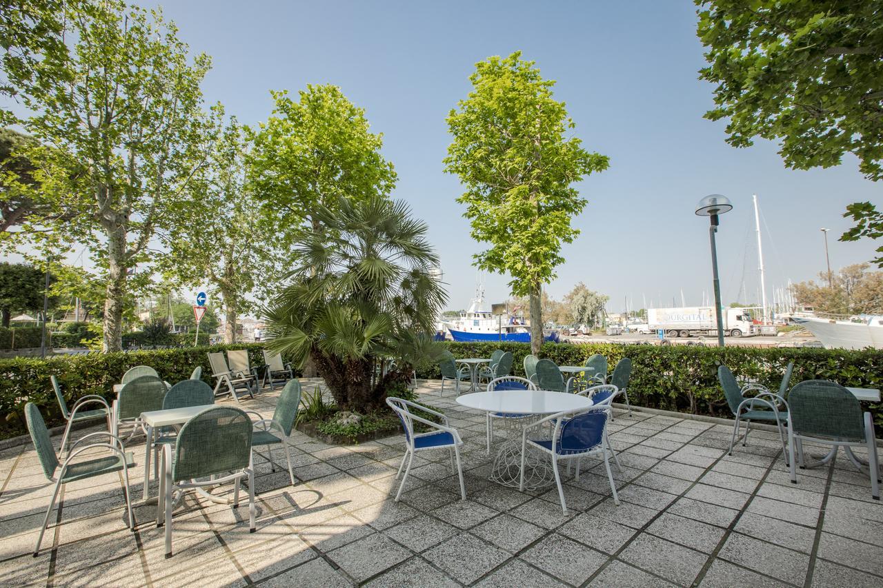 Hotel Baltic Cesenatico Esterno foto